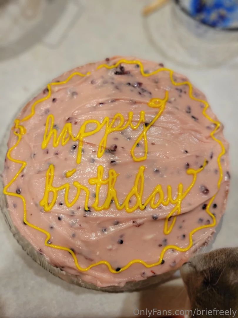 Should i post the cake sitting video 