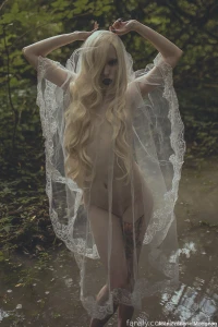 Come to me nude artisticnude monster veil petite canada quebec nature