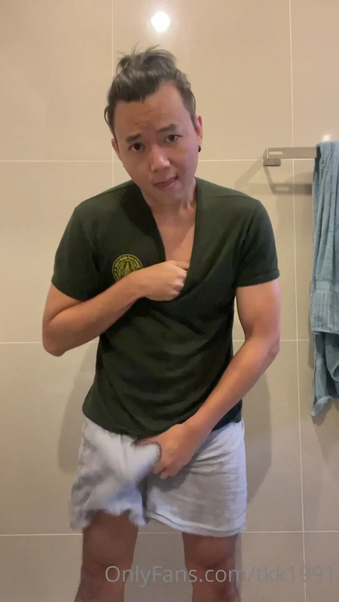 So horny i brought myself out to the terrace hope neighbors dont see 