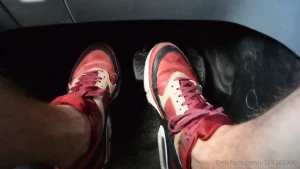 Feet job driving the ford transit tipper truck with my nike airmax