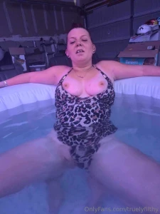 Hot tub naughtiness with laceysparkles part 13