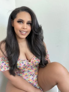 Can i show you what i m hiding under this