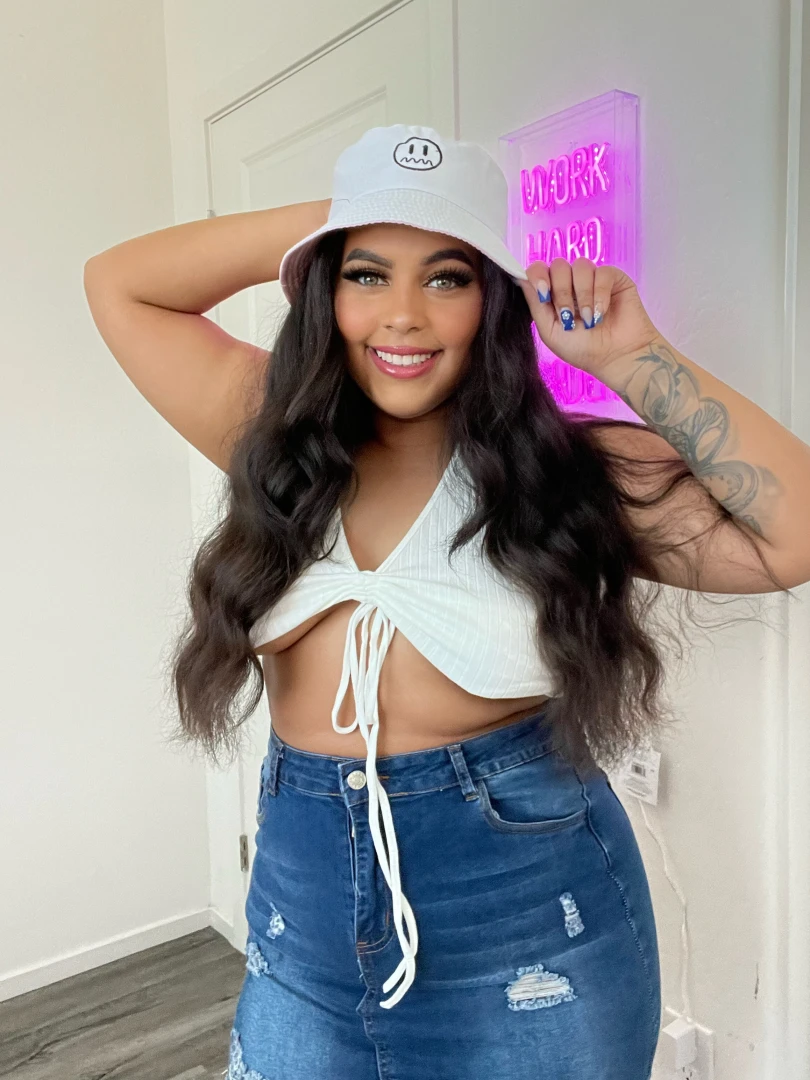 Heard you were looking for a soft body gamer gf 