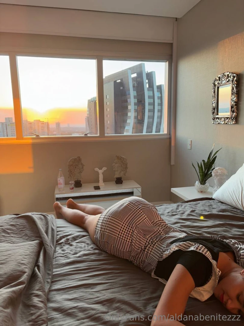 Nice day to not be alone dm me for more 