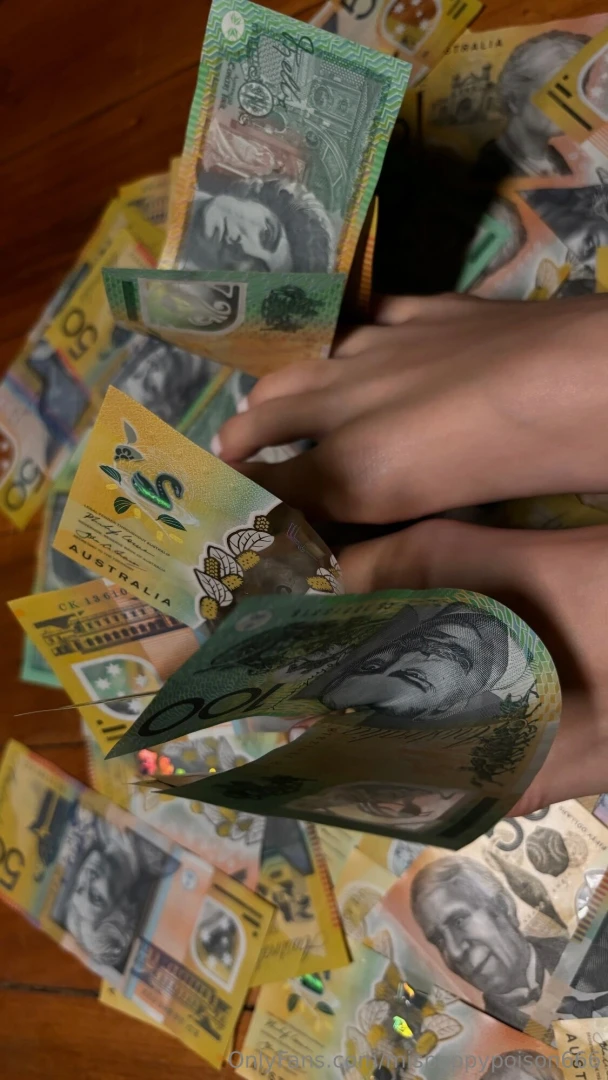 Findom and foot worship just go together 