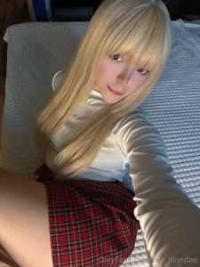 I m lying here waiting for your compliment