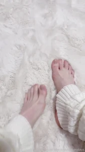 Pale feet lt 3 pack 1 photos bare feet clear nail polish white leg