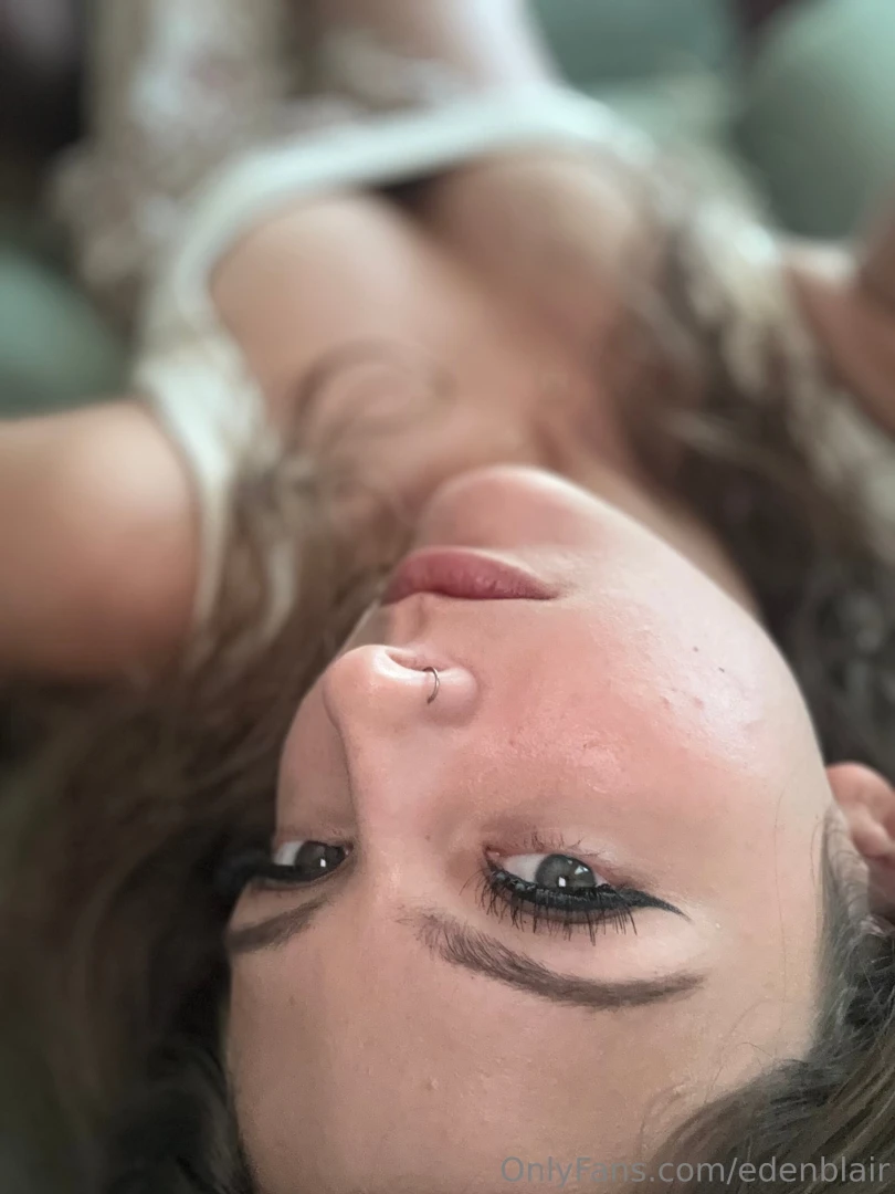 Would u look in my eyes when i suck it 