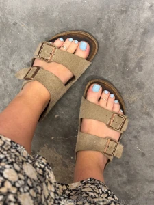 New pedi toe wiggles