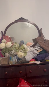 I m just a silly girl with a big fat ass room and hair so messy but i