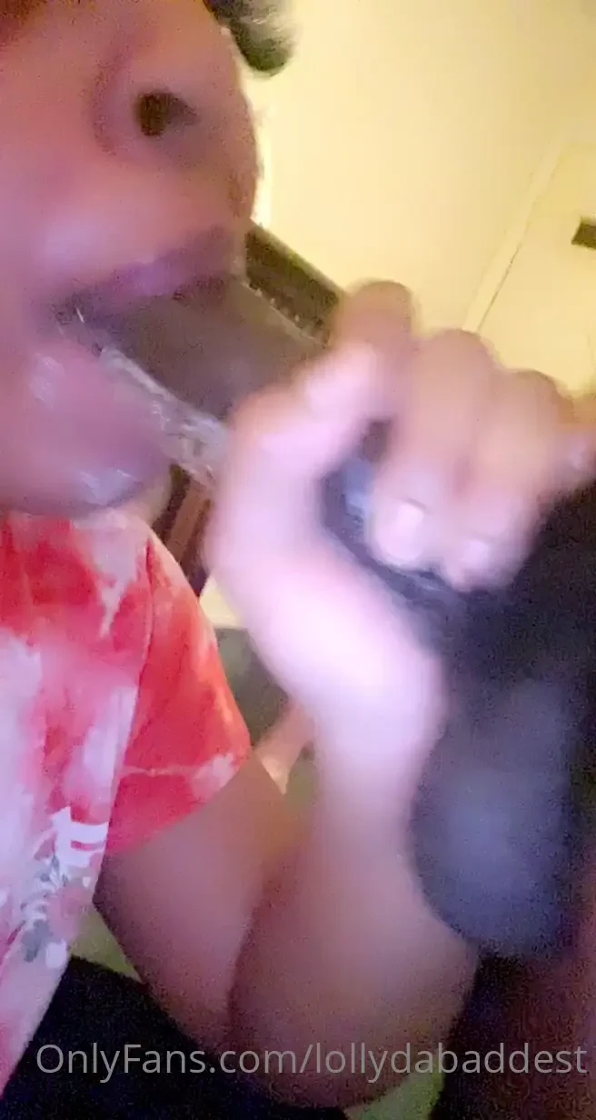 His friend in the back got mad because ain wanna suck his dick 