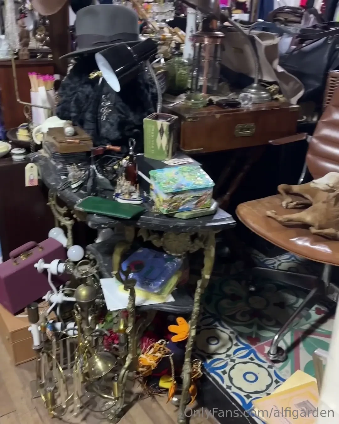 Bogot an amazing concert cheap hotels and some antiques that i fell in 