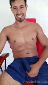 Con una boca amiga se pone bien dura para aventarle leche