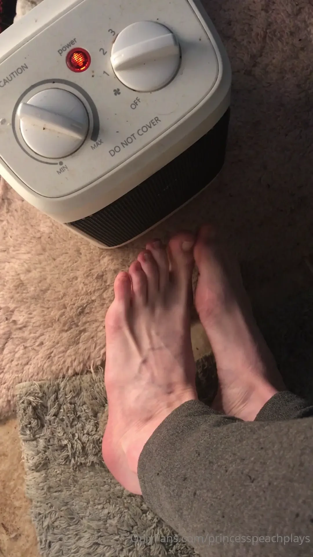Warmin up my toesies 