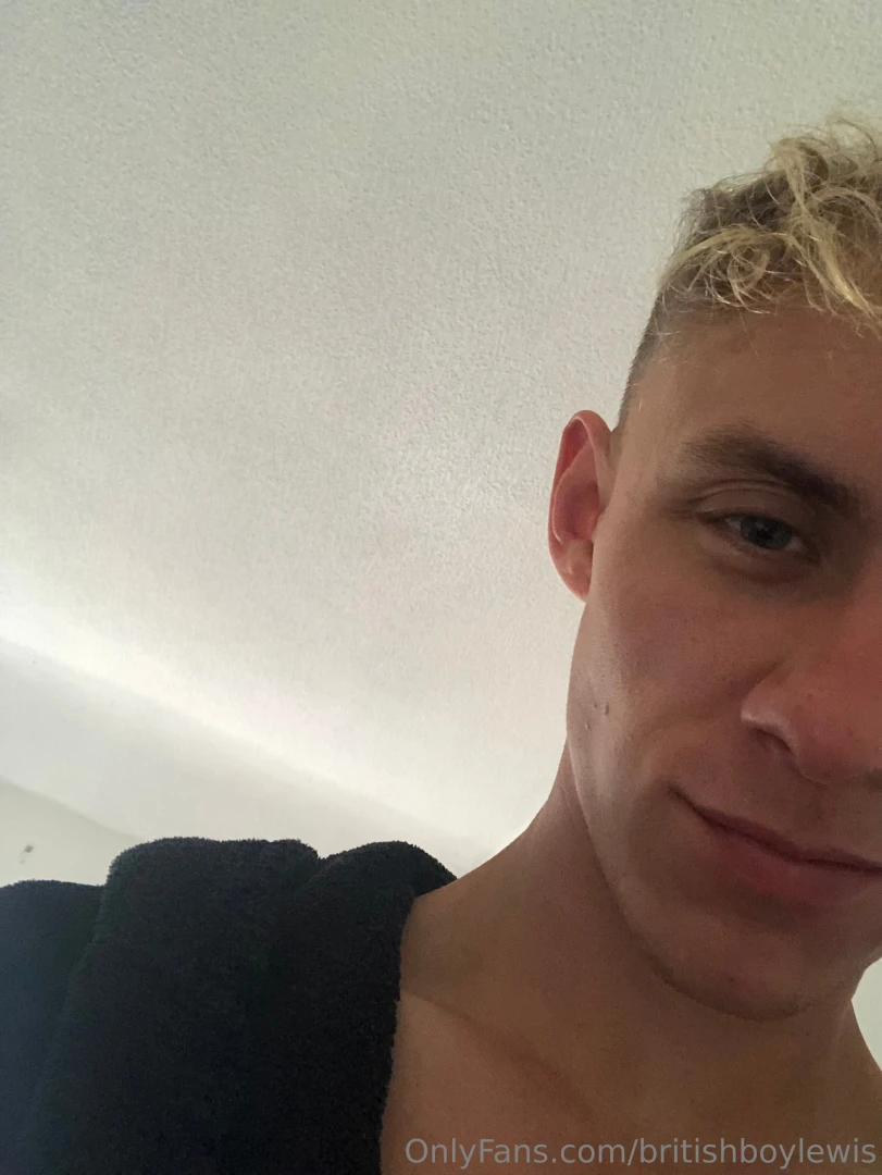 Who s gonna join me on x live tomorrow night and then on onlyfans live 