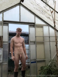 Come visit me at my allotment and watch something grow