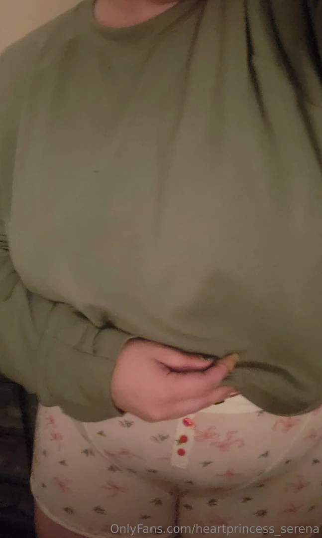 Christmas eve outfit perfect for cuddling up and watching movies with 