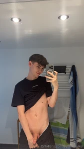 Come with me to the bathroom