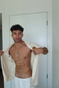 That v-line is crazy yooo