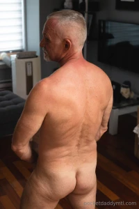 10 new nudes for my subs here s 2 get them here https onlyfans com