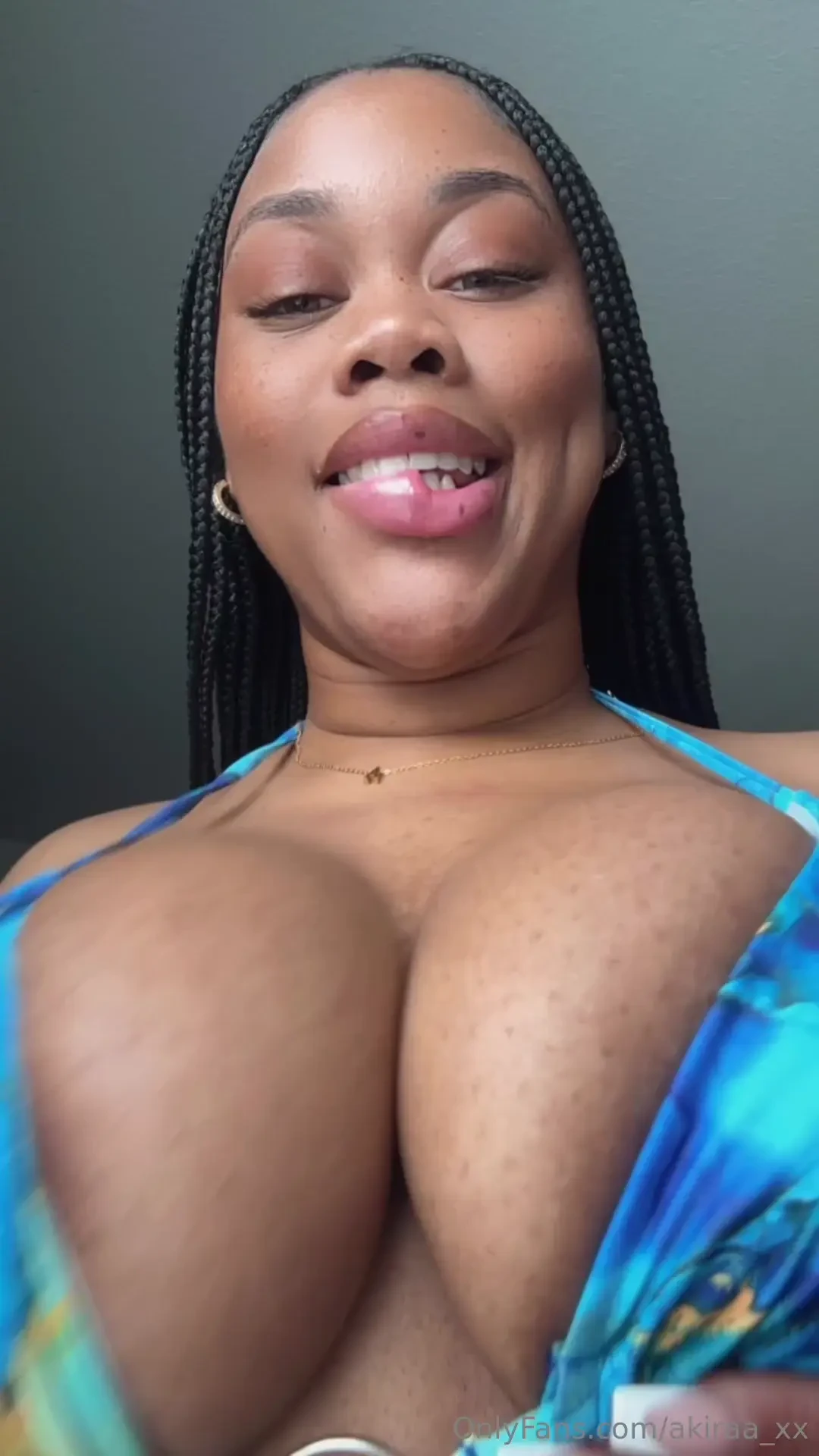 Tip to my goal for a free surprise for everyone in the messages 