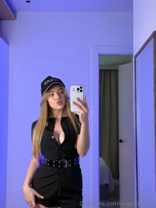 Wusstest du dass es eine straftat ist mich in den dms zu ignorieren