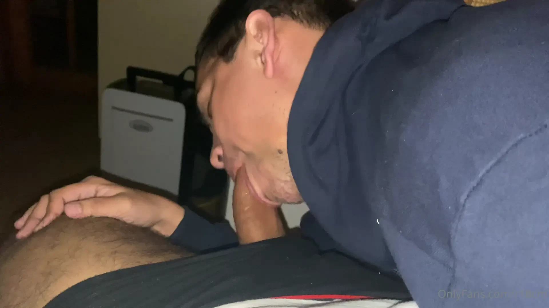 Follando al hermano mayor de mi amigo el d a de ayer estaba tomando 