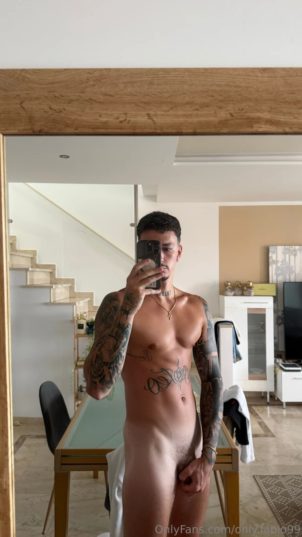 Vieni qui e spostami la mano sempre se pensi di essere pronto a quello 