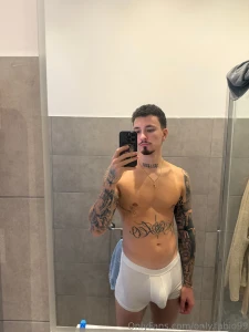 Specchio specchio delle mie brame chi ha pi voglia in questo reame se