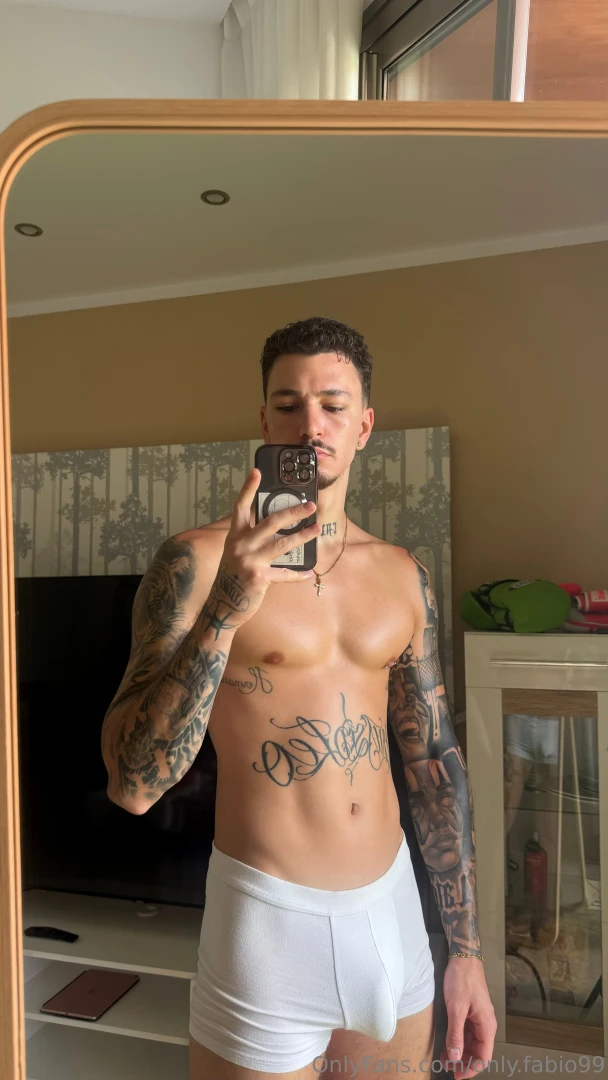 Cosa aspetti a scrivermi non mordo mica 