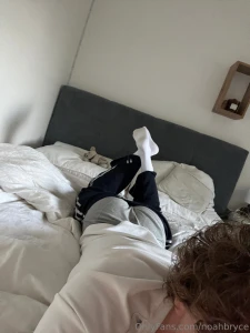 Horny in my bed rn wanna chat