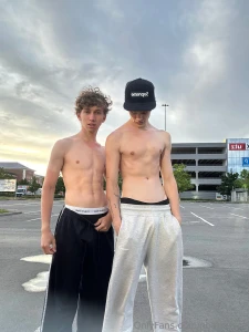 Had a great day wanna chat i am horny rn