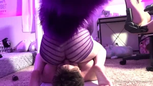 Reeeeally stinky farts from the bubble bootied purple skunkie hehe