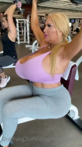 My workout for today awkward day all the awkward exercises i rarely do part 1