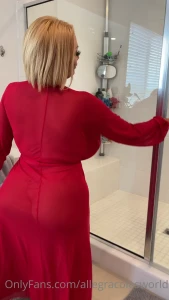 Happy hump day come take a shower with me