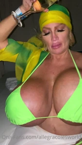 Canc n nights watch what i do with this champagne