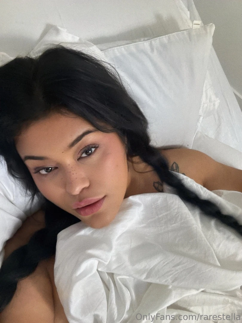 Come fuck me while i m in bed 