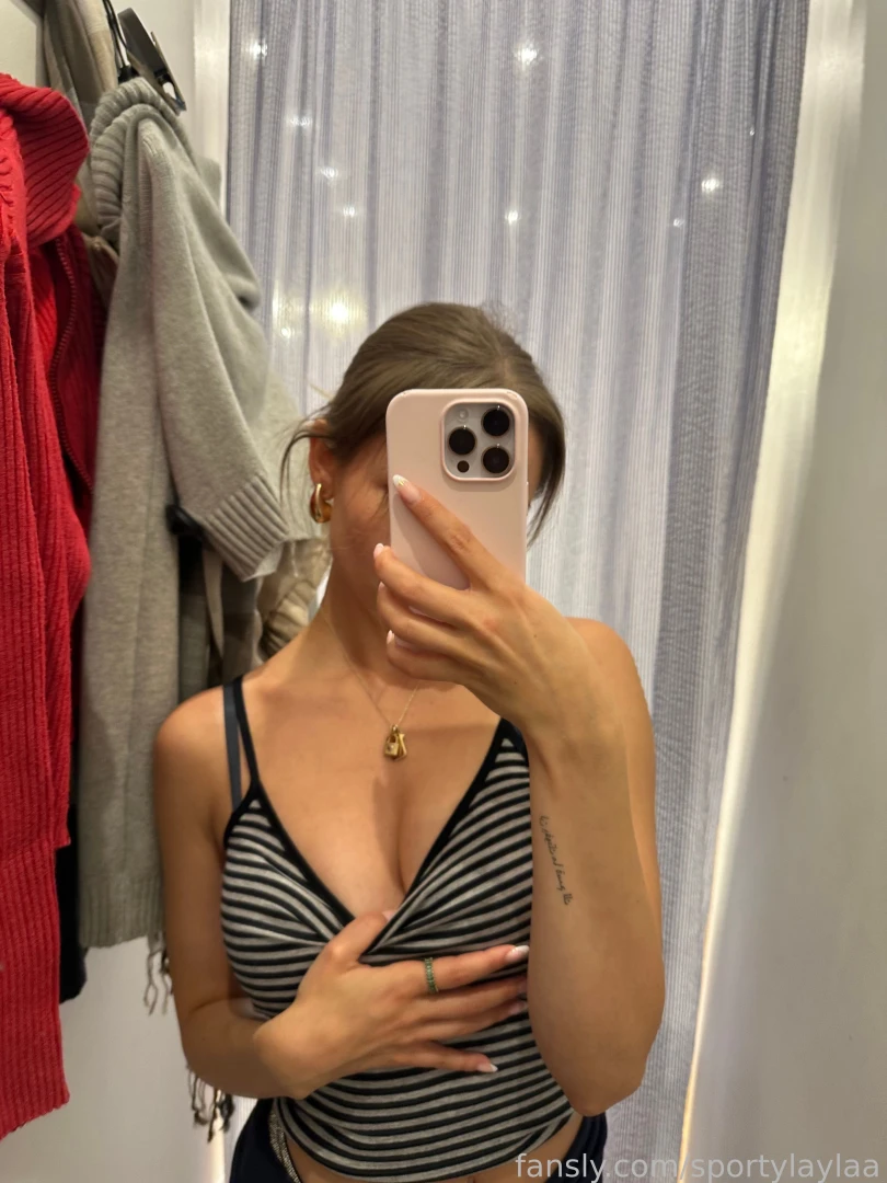 This mirror s seen more outfit changes than my camera roll 