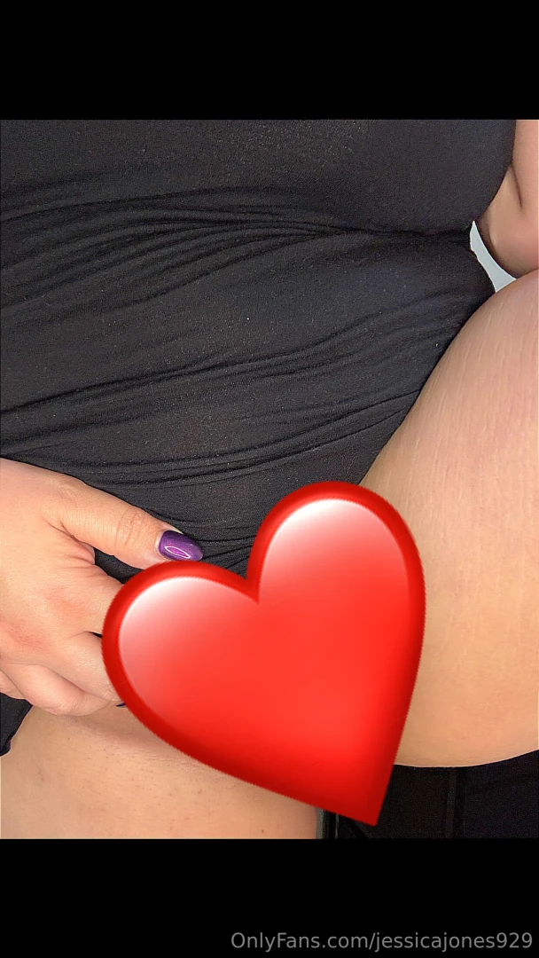 I know you have been dying to see my freshly waxed pussy i m ready for 