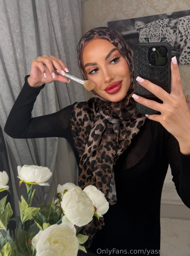 A smile is the best makeup that any girl can do to become more 