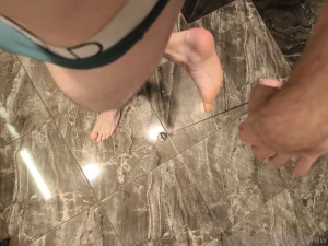 Do you like feet let me know