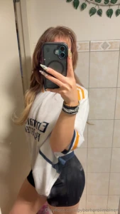 Mit seuraa s kannatat onks t hyv paita what club do you support is