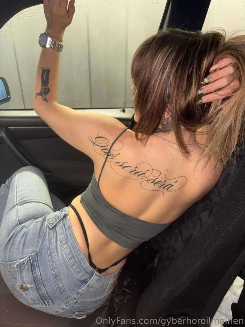 Nussisikko mua autossaki would you fuck me in a car 