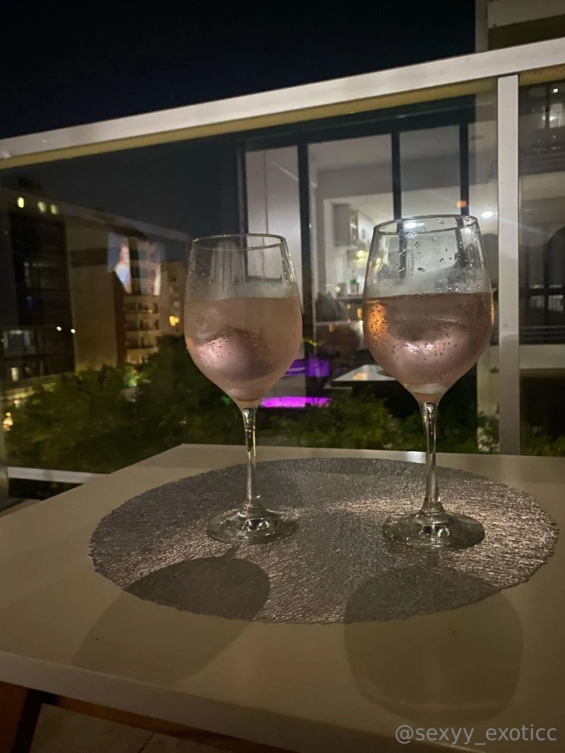 It s a beautiful night and i have many ideas in my head about how to 