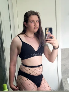 Went for a little walk and had a shower i feel so relaxed part 1