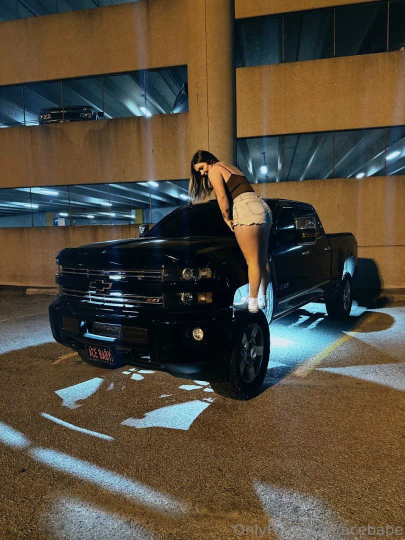 Can you come get me off this tire baby 