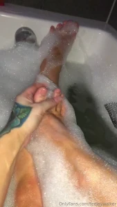 Bubble bath foot job