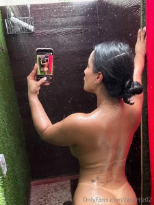 Zoom in on the cellphone