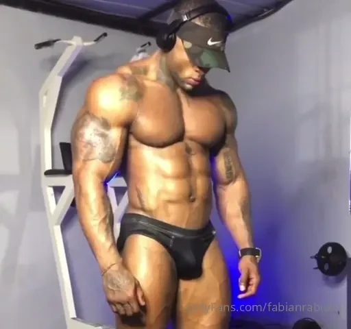 Should i workout in the nude 