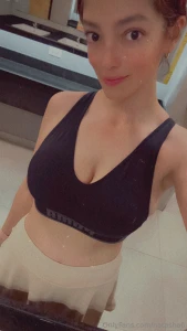 J ai fais une vid o tr s coquine dans la salle de sport envoie un part 1